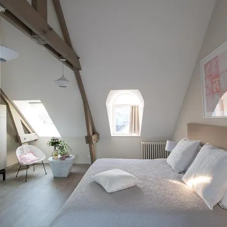 La Bourgeoise Villa *