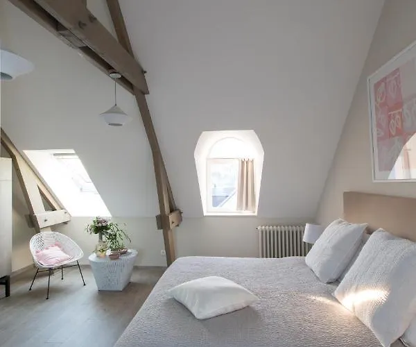 La Bourgeoise Villa *